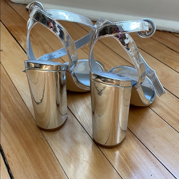 Mirrored silver sandals with chunky heel - Picture 6 of 8